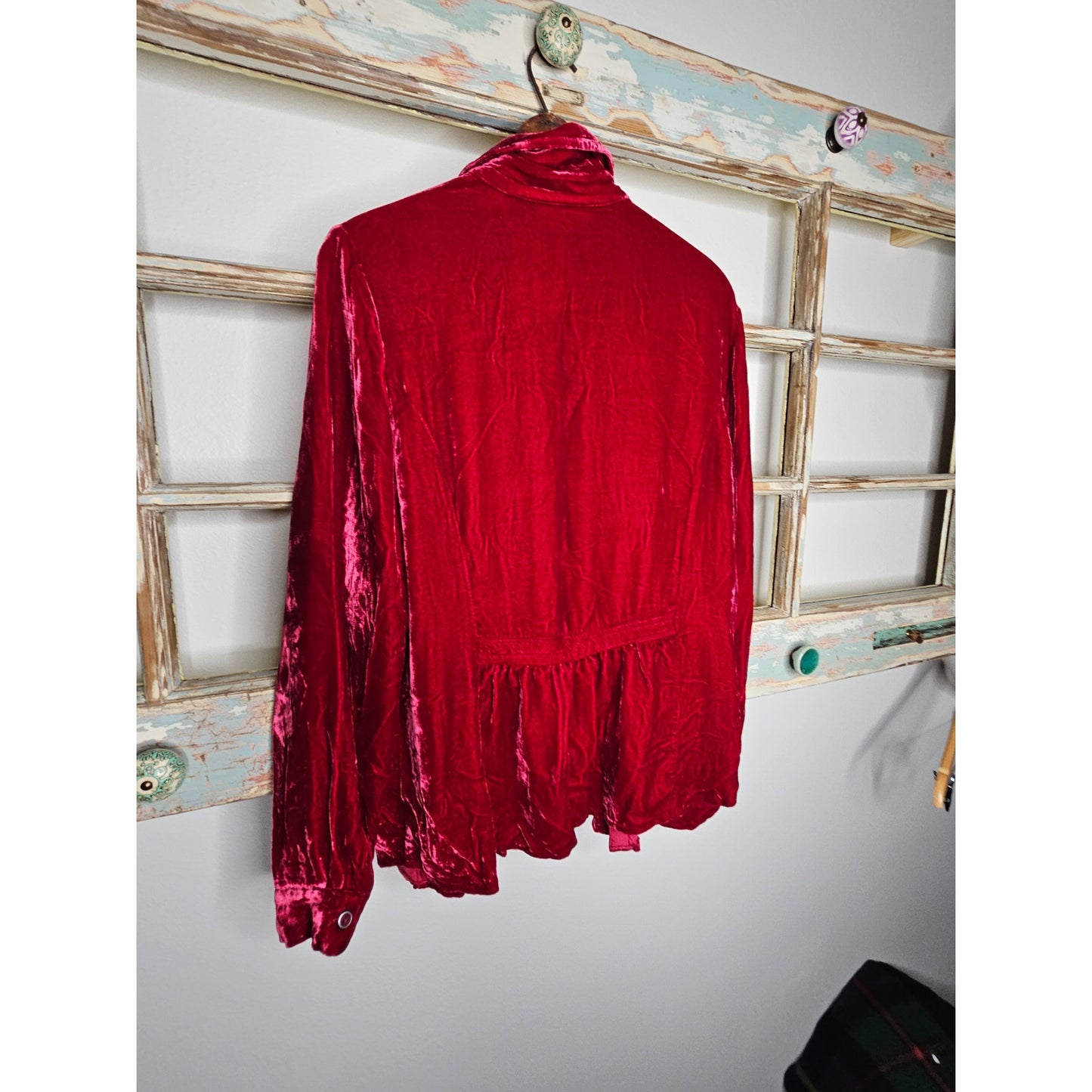 NWT Coldwater Creek Crushed Red Velvet V-neck button up ladies size Medium