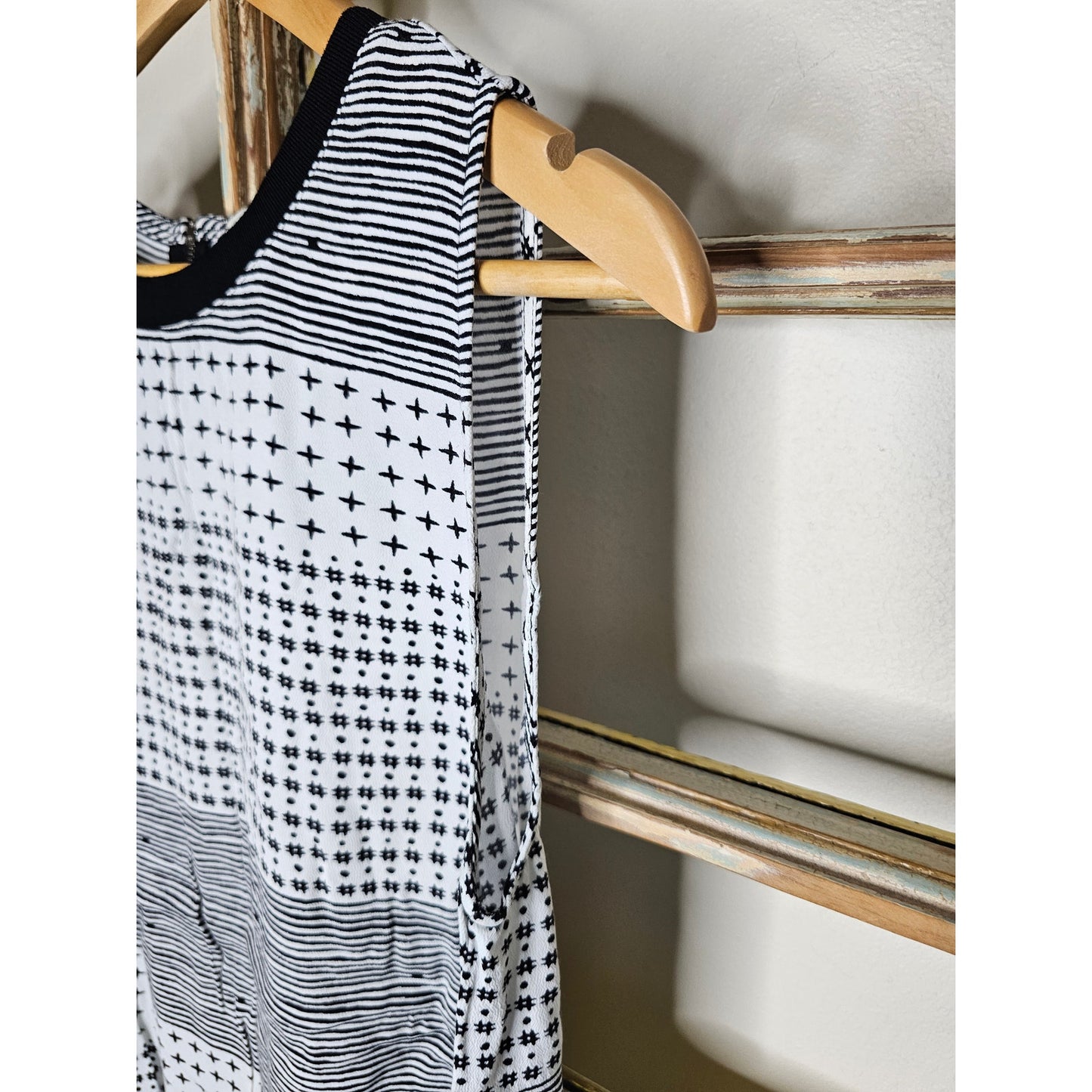 Madewell Black/White Refined Tank Top Hashtag Stripe Ladies size Medium