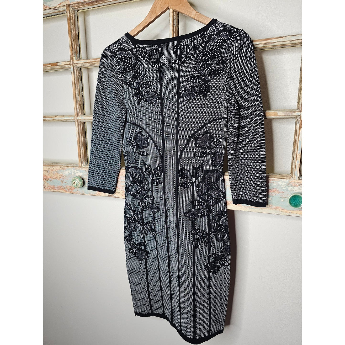 NWOT Philosophy black/white floral pencil dress ladies size Medium