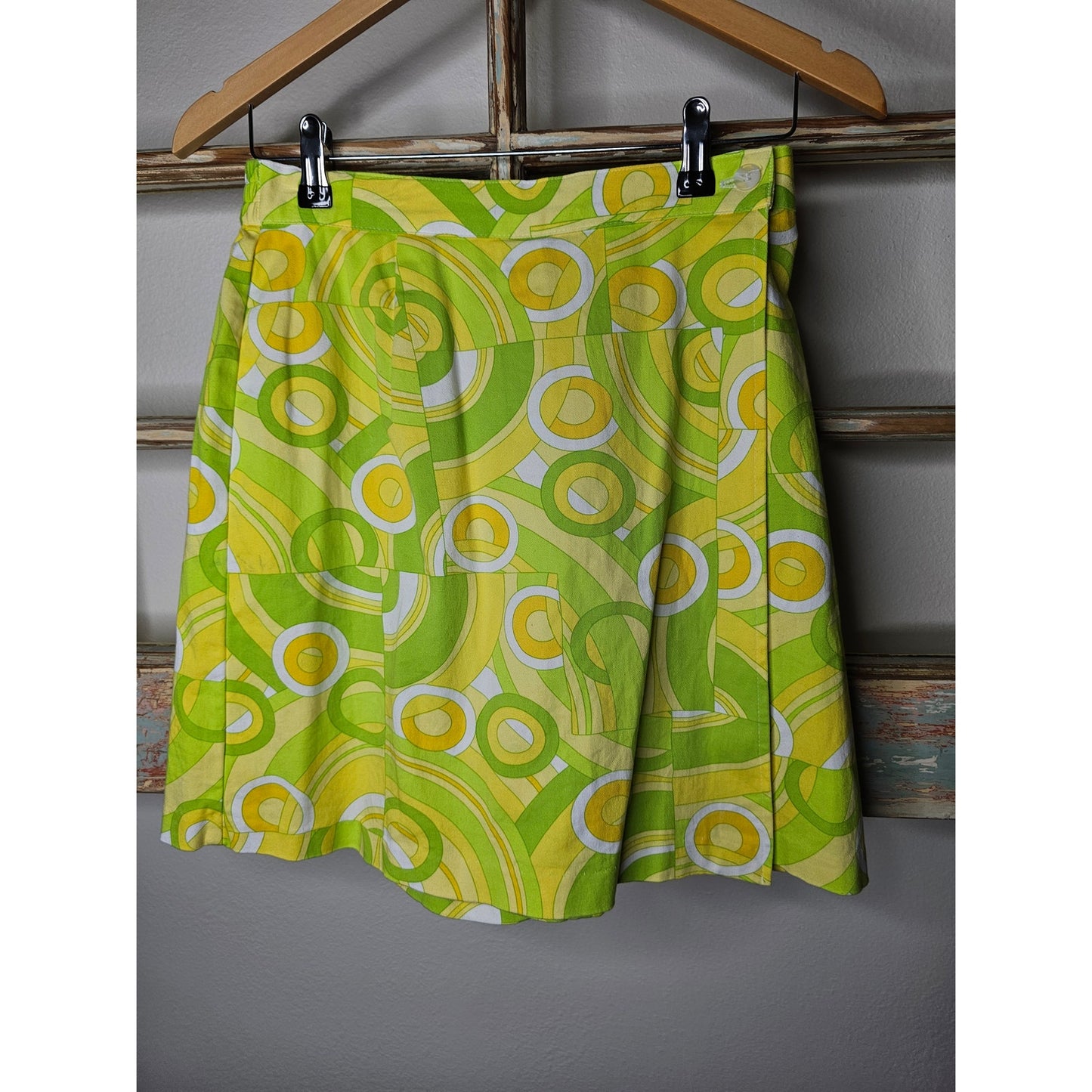 Retro MOD 60's Vibe Skort Ladies Size 10 yellows & Greens