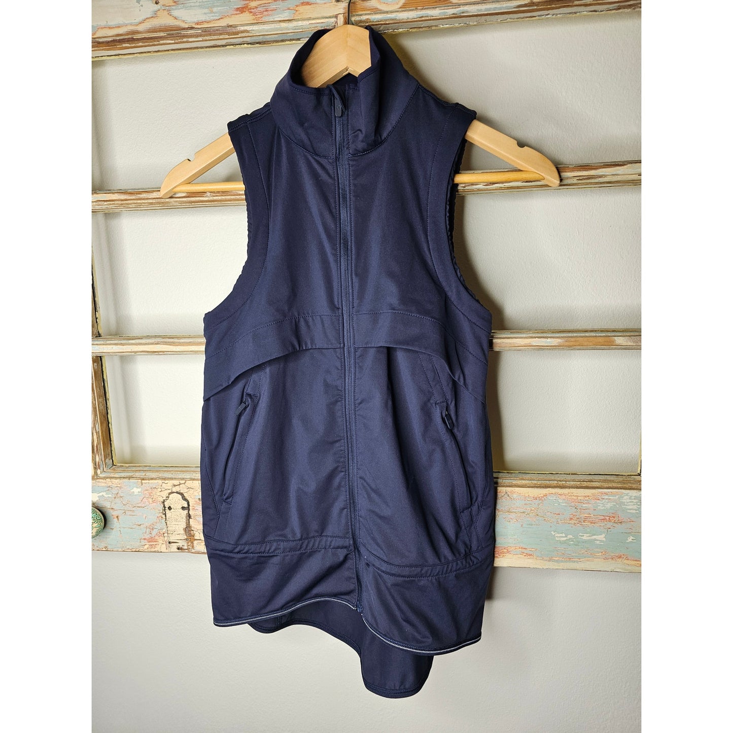 Lululemon Kicking Asphalt Vest Navy Ladies size 2