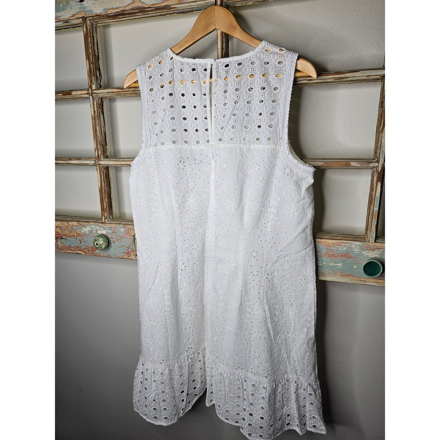 NWT LOFT White Eyelet Sleeveless Sheath Dress with Ruffled Hem Size 14