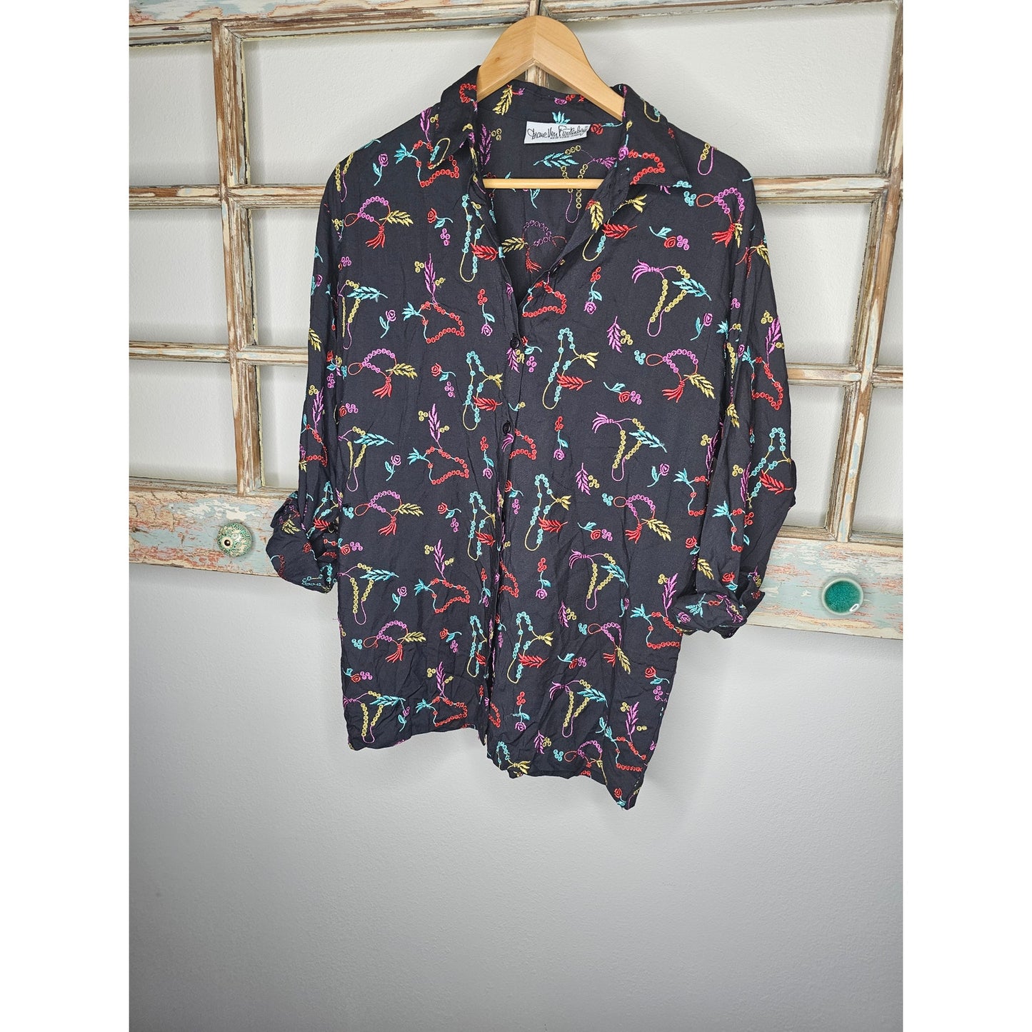 Vintage Diane Von Furstenberg NY Paris Embroidered Button Up size Large