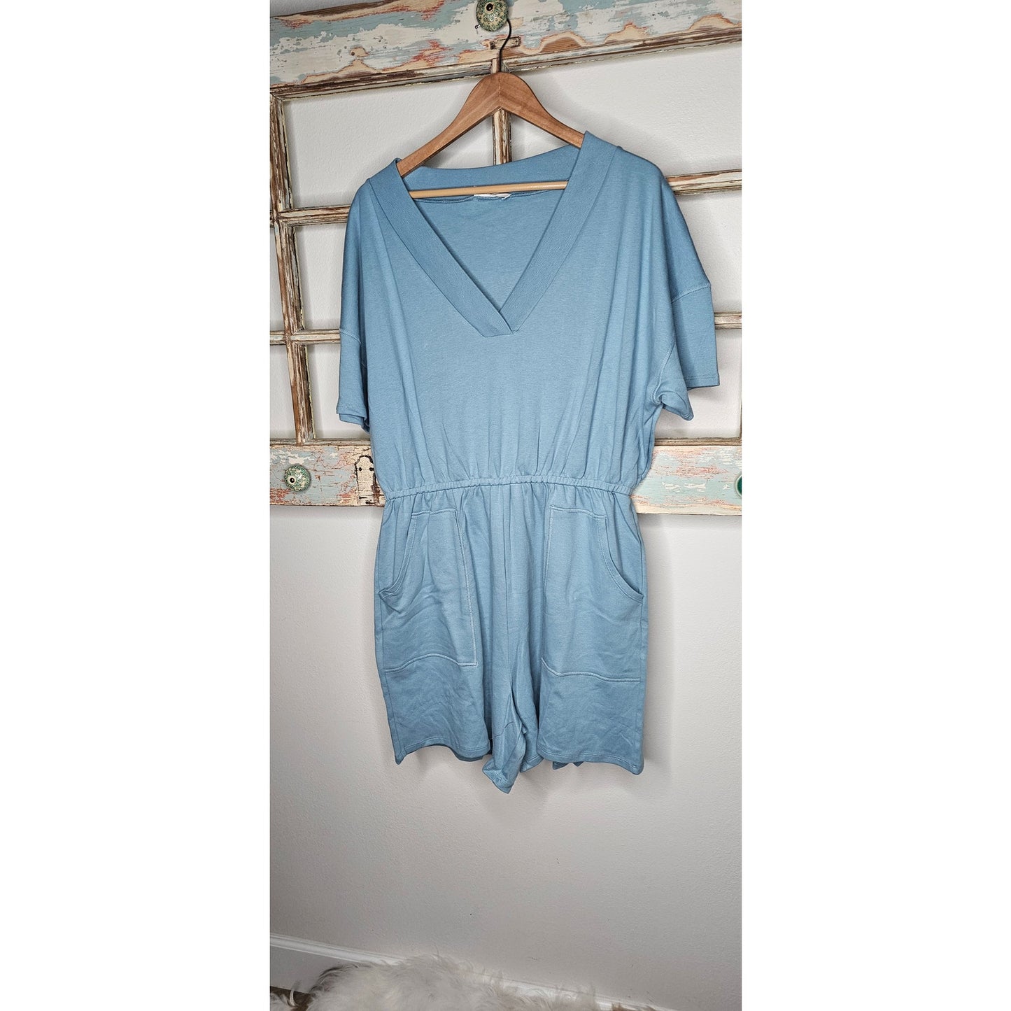 NWT Zenana Drop Shoulder Blue V-neck Short romper with pockets size 1x 14/16