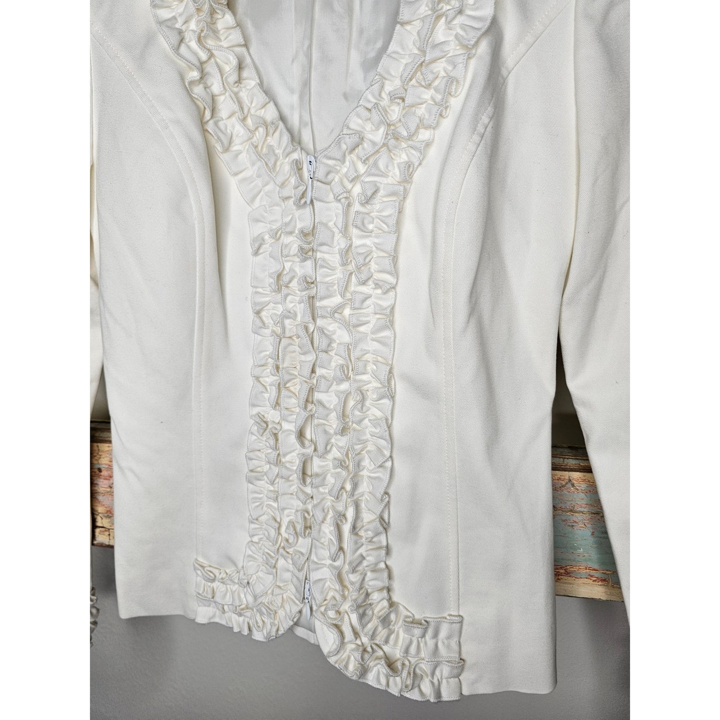 Anne Fontaine White Ruffled Blazer Ladies size 36 / US 0/2