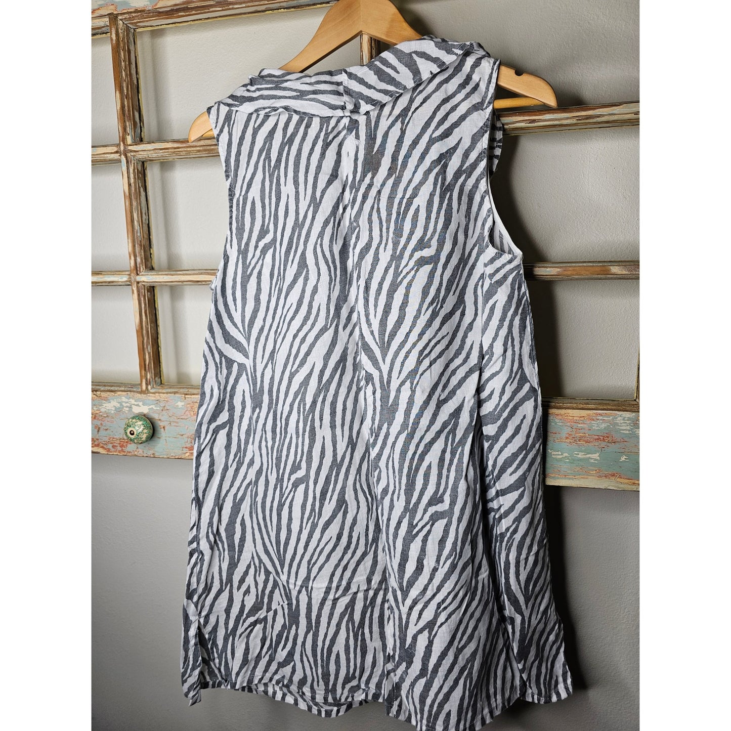 Match Point Linen Animal Print Zebra Tunic Sleeveless Cowl Neck Ladies size Small