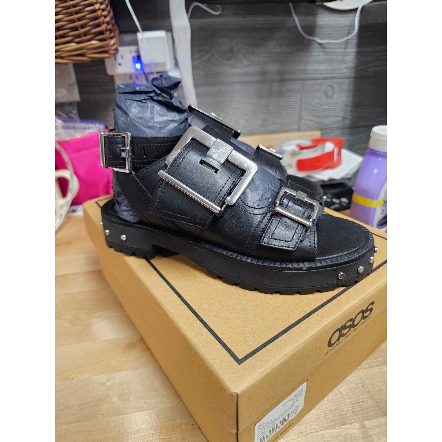 NWB Asos Finchley Premium Leather Chunky Flat Sandal with Buckles Size 6