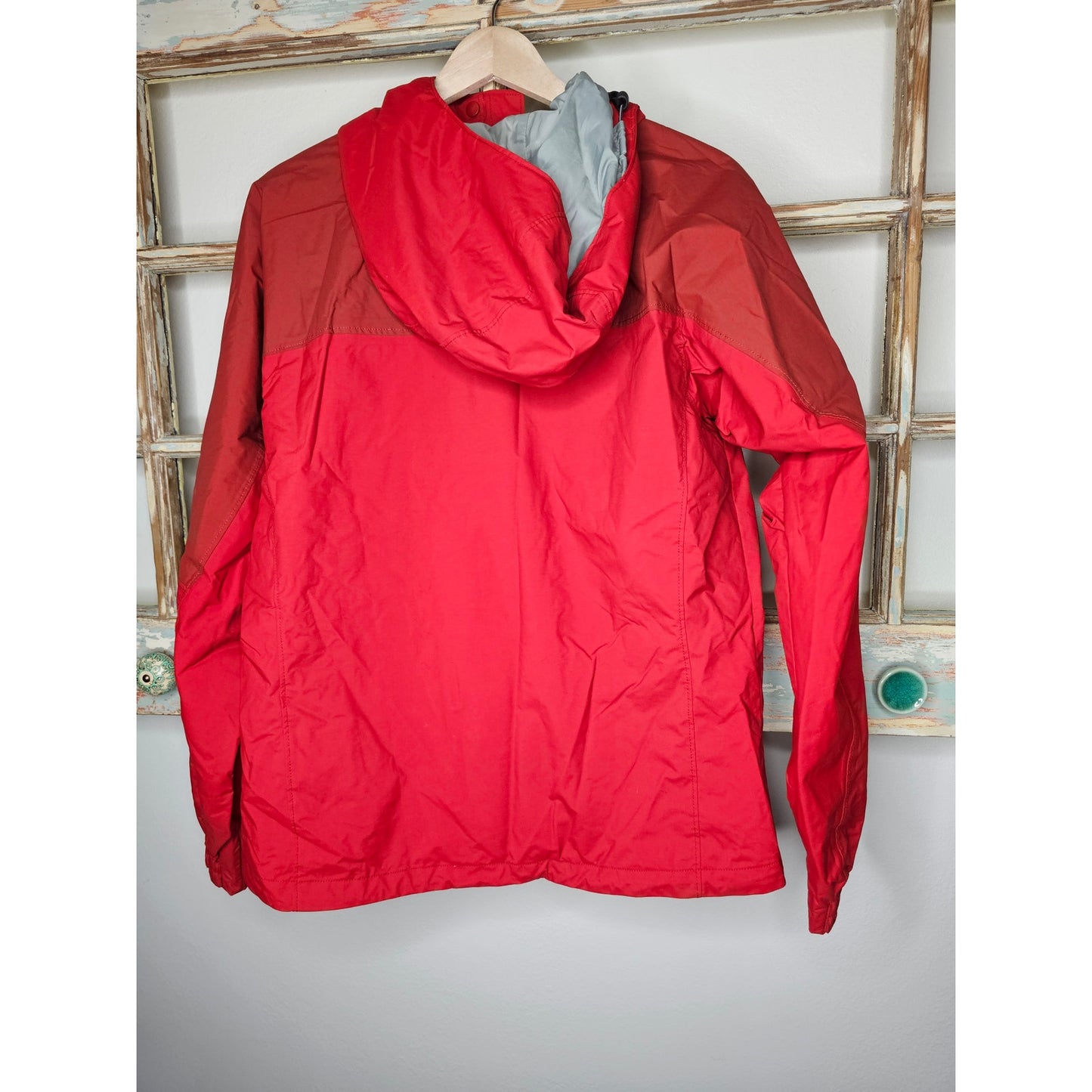 SOREL Women's Red Hooded Zip/Snap Closure Ladies size Medium Jacket