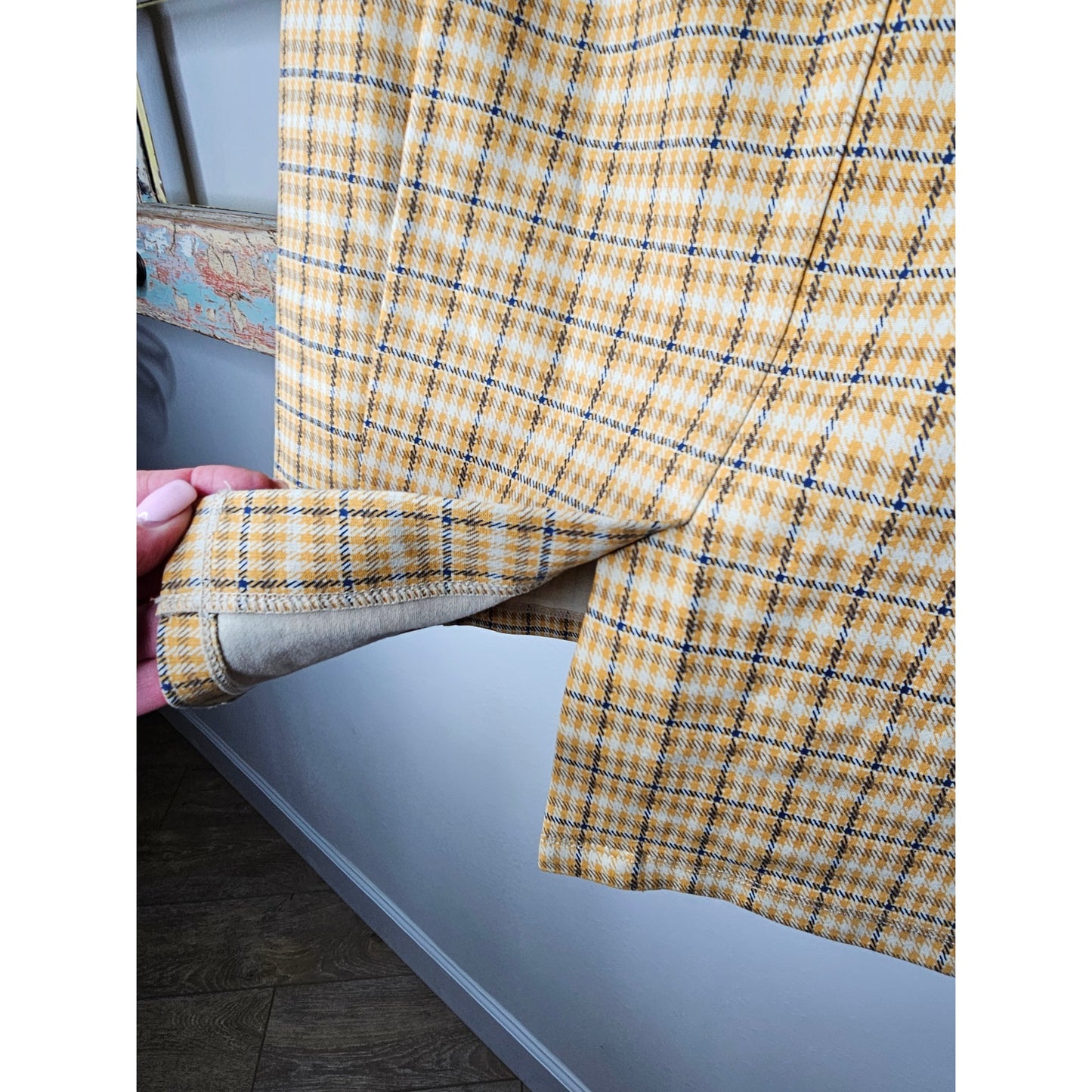 Liverpool LA Plaid Pencil Skirt with Slendering Waistband Ladies size 4P