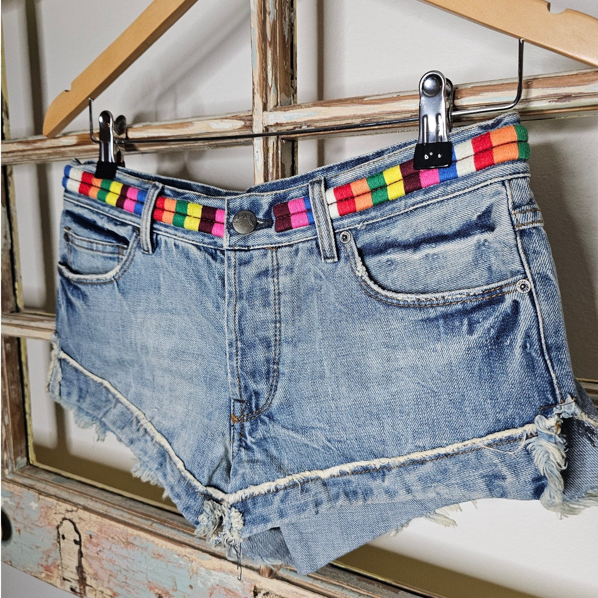 Free People Eliot Embroidered Waistband Denim Jean Shorts Size 24