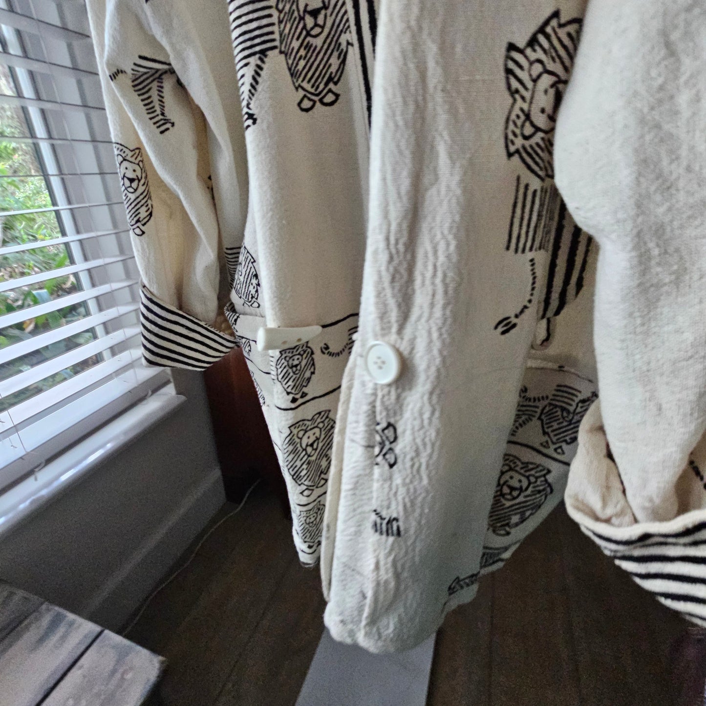 Tiger Block Print Cardigan w/ Contrasting Stripped Trim size Large-XXL