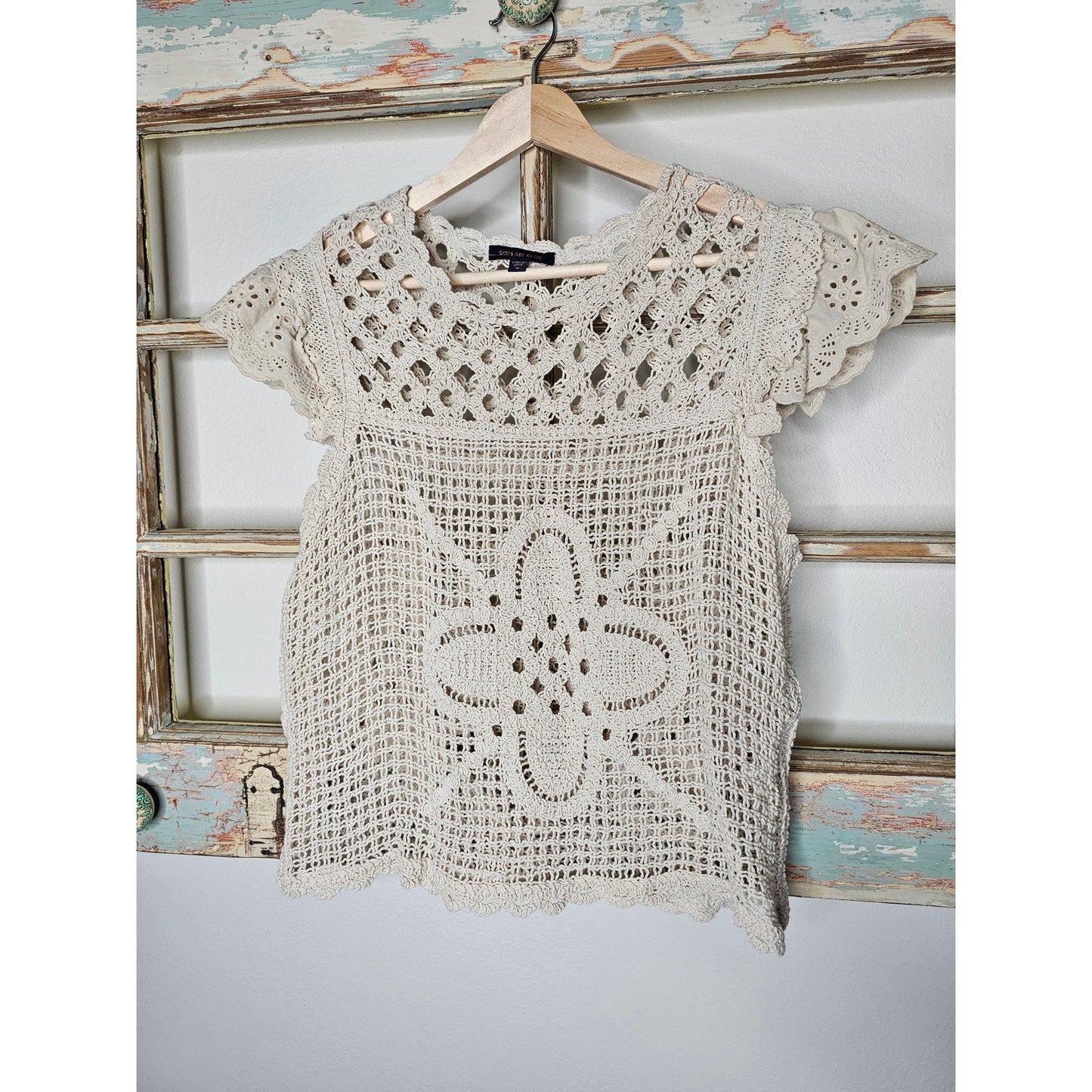 Skies Are Blue Natural Crocheted Cap Sleeve Top Ladies Size Medium