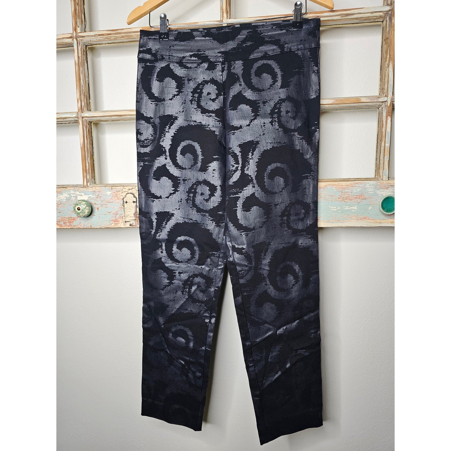 Krazy Larry Pull-on Ankle Pants Black Swirls Ladies size 10