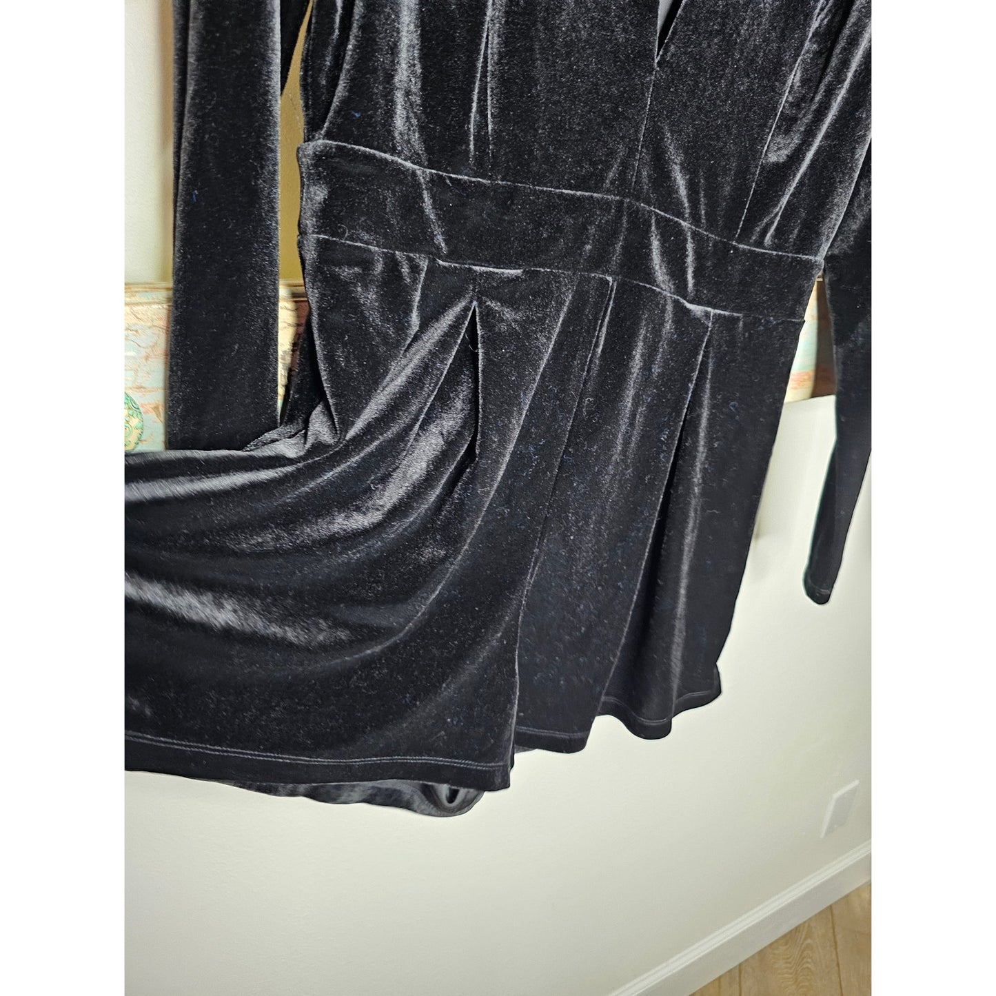 Gianni Bini black velvet short romper ladies size Medium