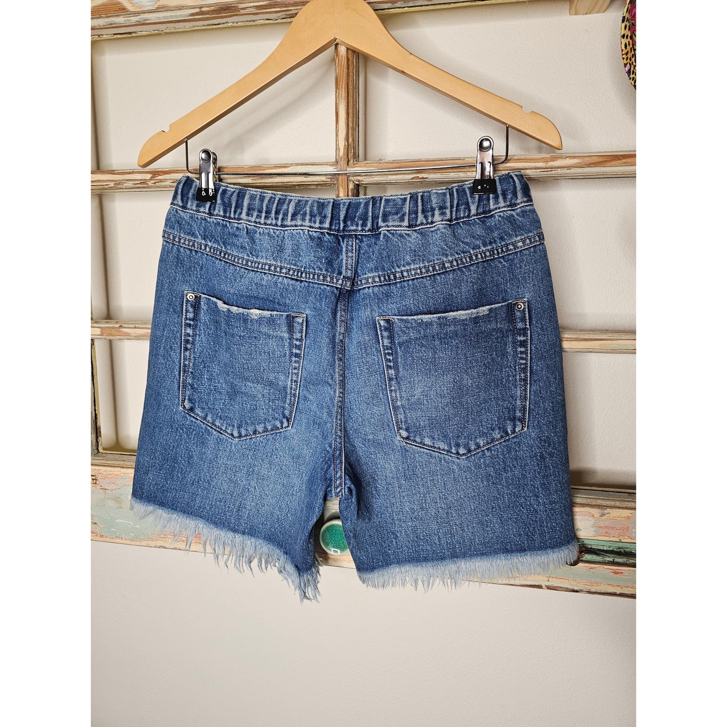 One Teaspoon Denim Jean Pull-on shorts with drawstring w/ fringed hem size 26