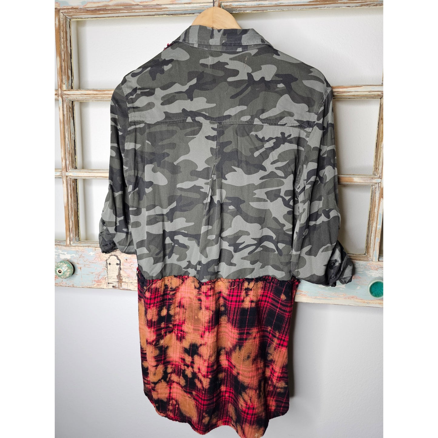 A Nu Vintage Camo Flannel Tunic style Button/Snap Up Shirt ladies Small