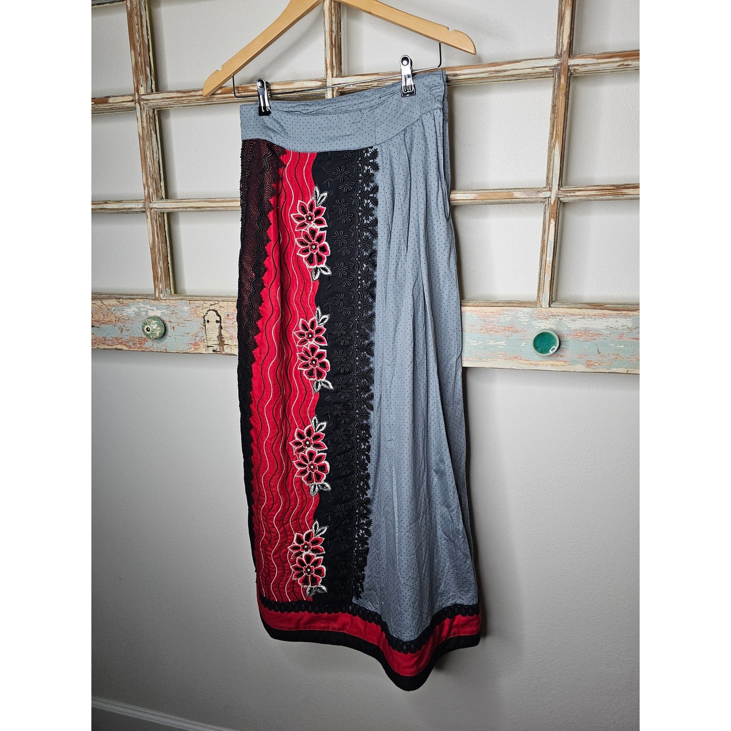 Vintage Maxi Faux Wrap Skirt W/ Lace & Embroidery Size 28"