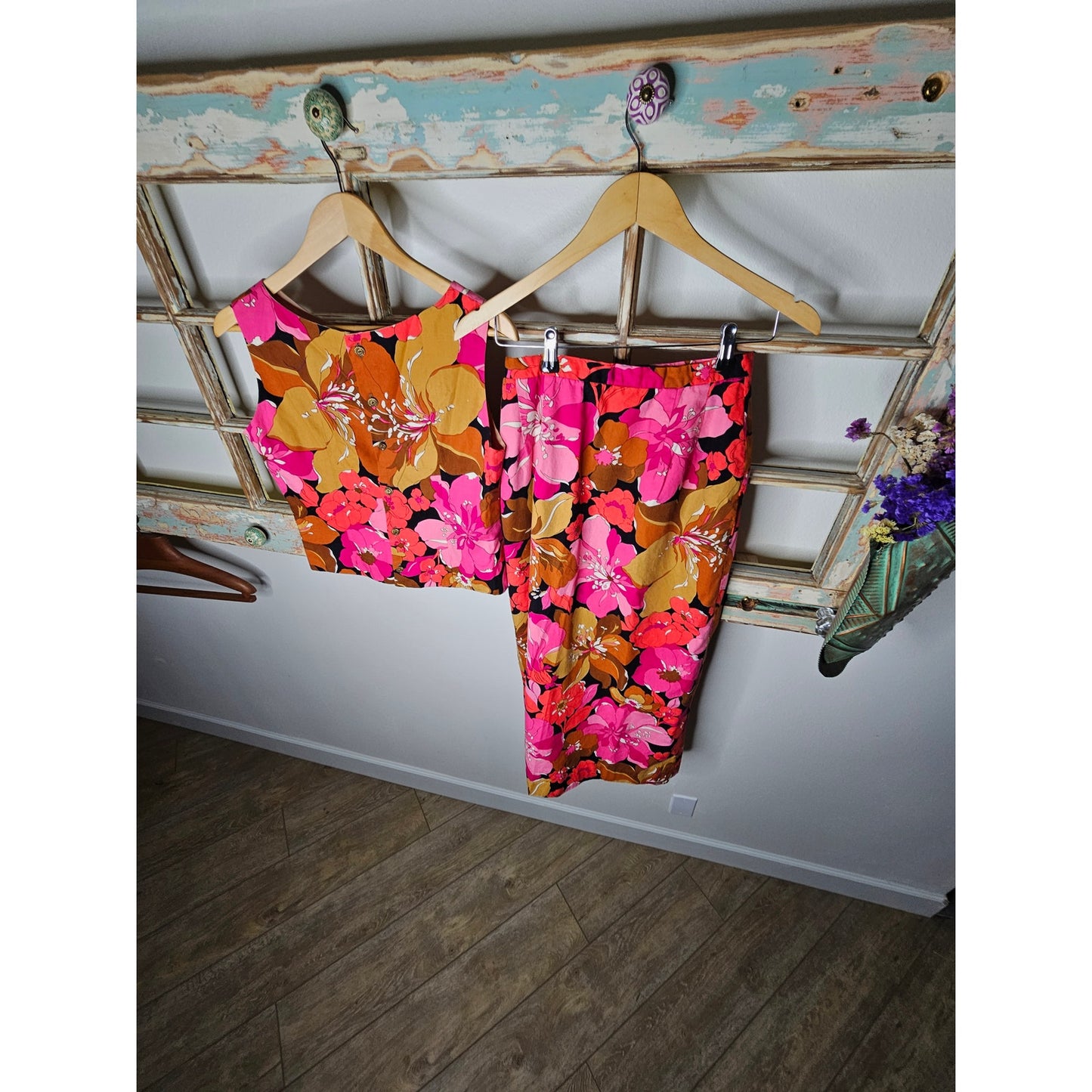 Vintage Hawaiian RenJoy Two-piece Midi skirt with sleeveless Top size Large