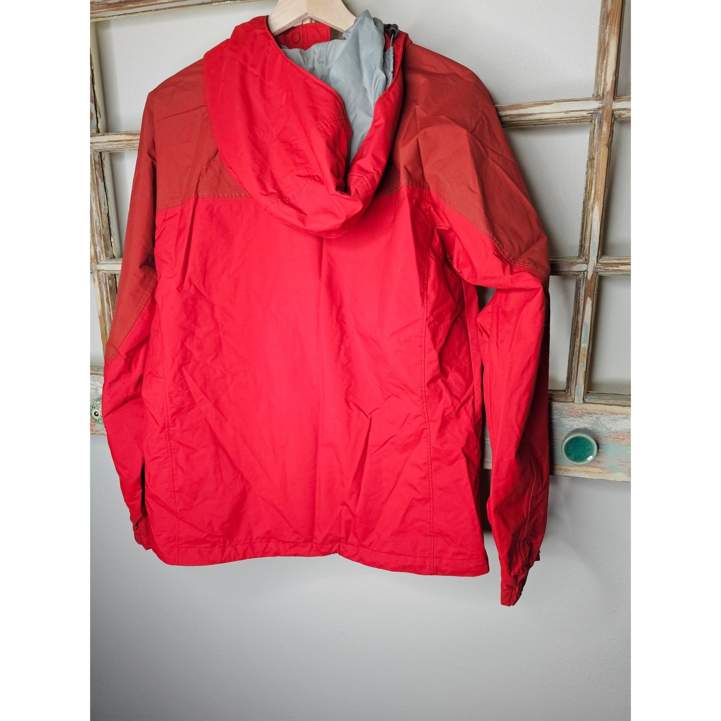 SOREL Women's Red Hooded Zip/Snap Closure Ladies size Medium Jacket