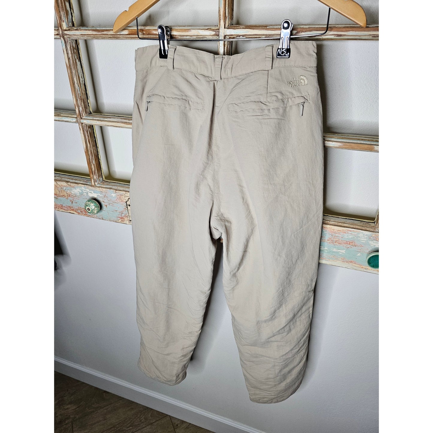 The North Face Khaki Nylon Straight Leg Pant with Fleece lining size 8