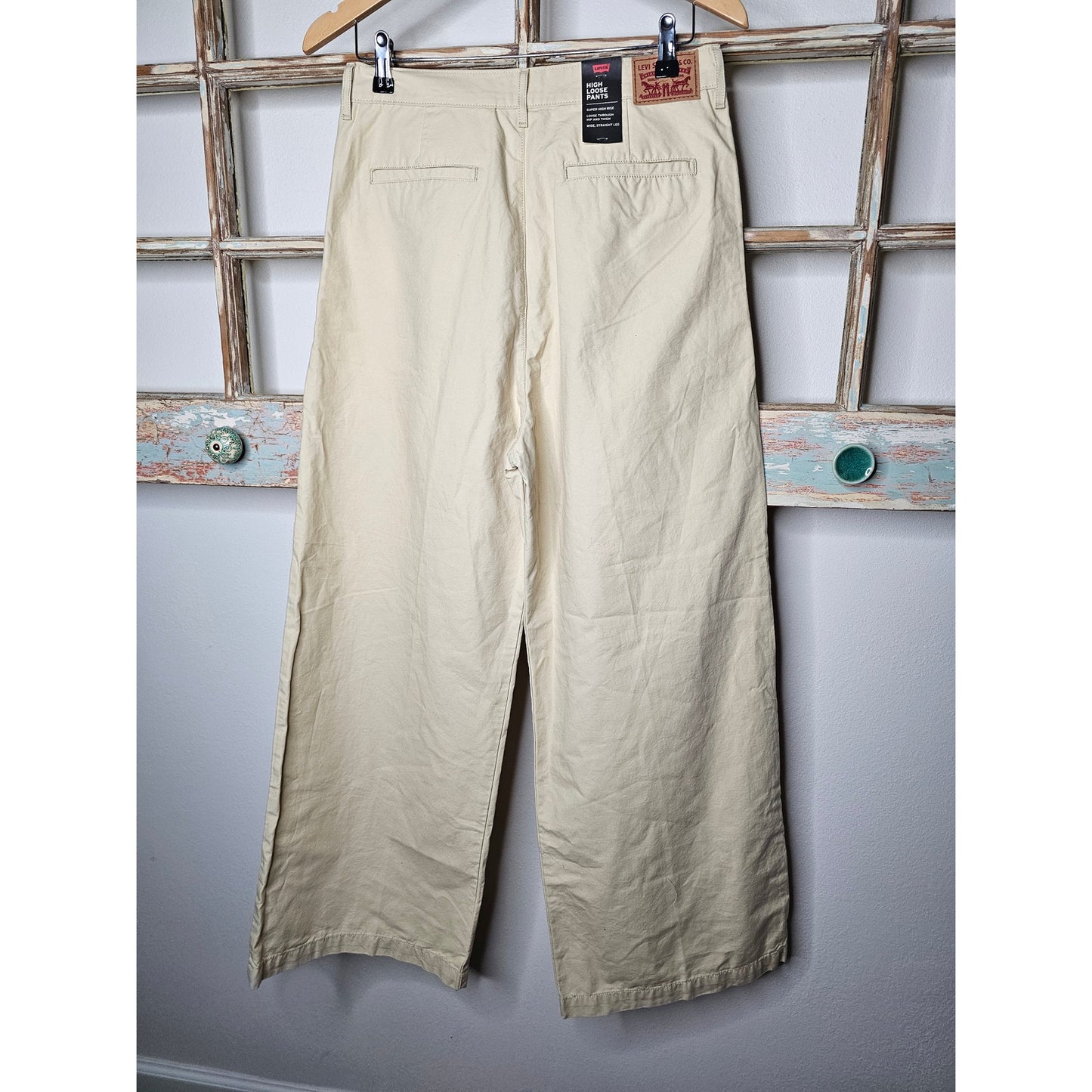 NWT Levi's High Rise Loose Wide Straight Leg Khaki's size 30