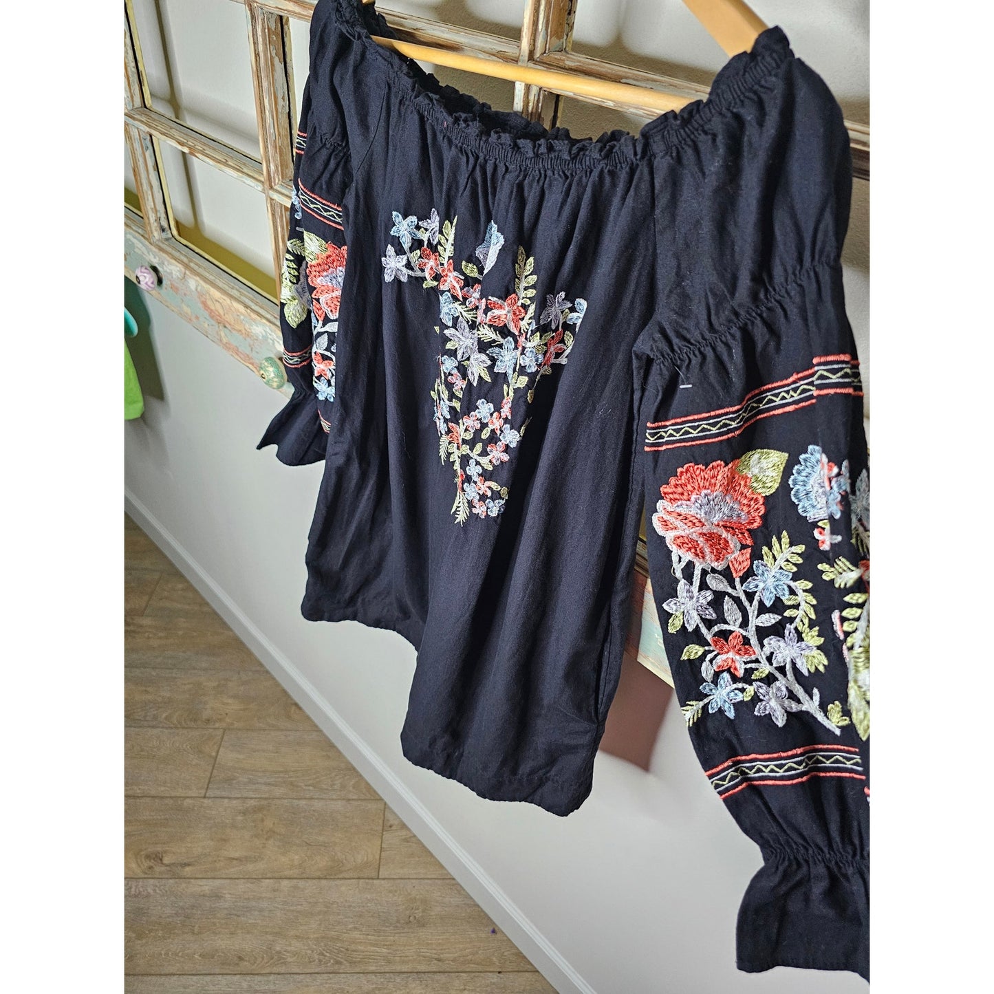 Free People Boho Off The Shoulder Black Embroidered Dress ladies size small