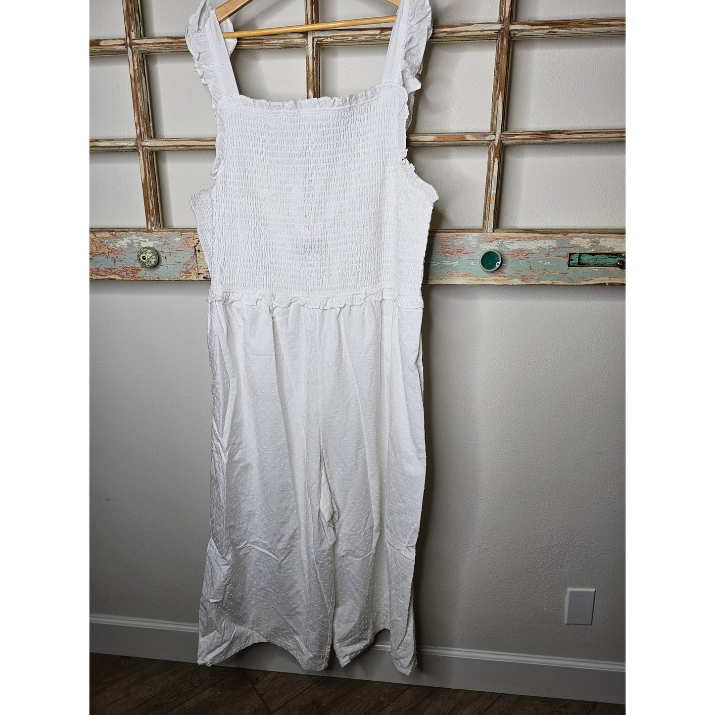 NWT Eloquii Ruffle Shoulder Sleeveless Cropped White Dot Jumpsuit Size 28