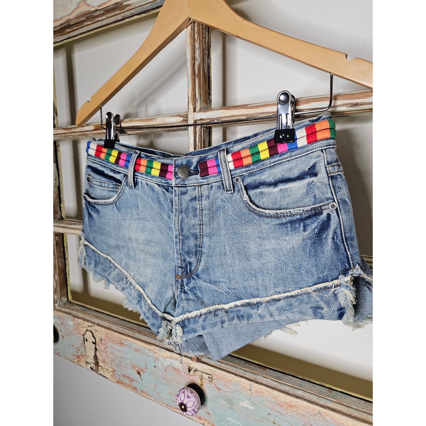 Free People Eliot Embroidered Waistband Denim Jean Shorts Size 24