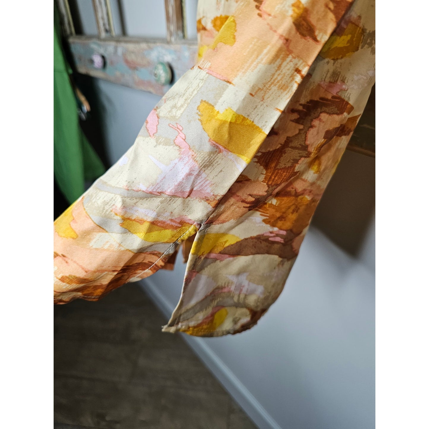 Pendleton 100% Silk Yellow/Pink Camo Button up Sleeveless Top Size Small