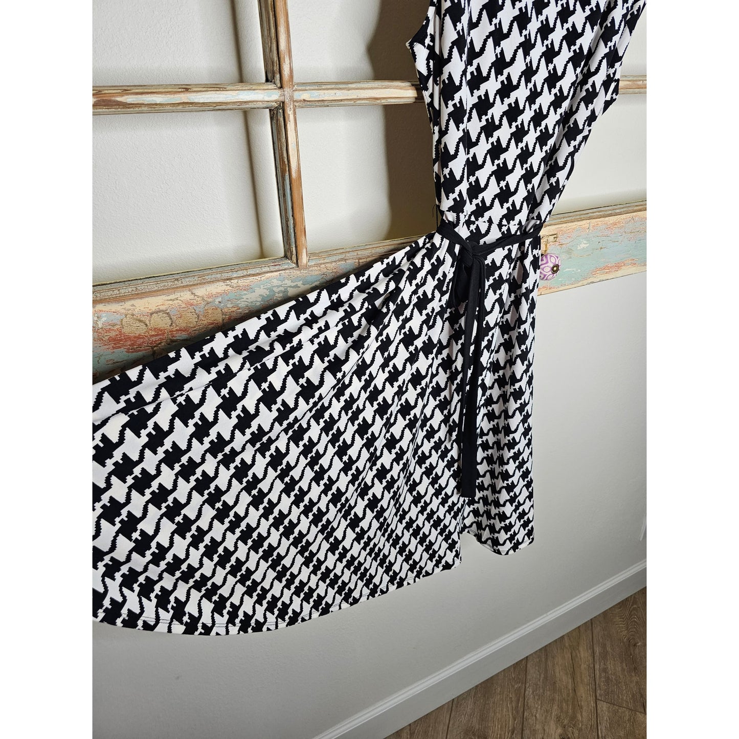 George Houndstooth Knee-length Sleeveless Dress Ladies size Large