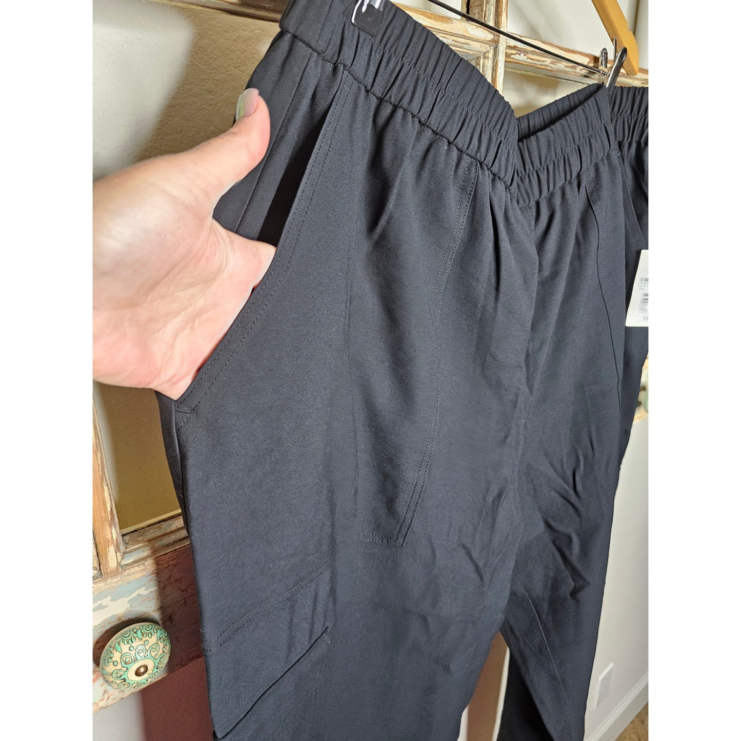 NWOT Black Flowy Rayon Pants With Pockets Ladies size 2X