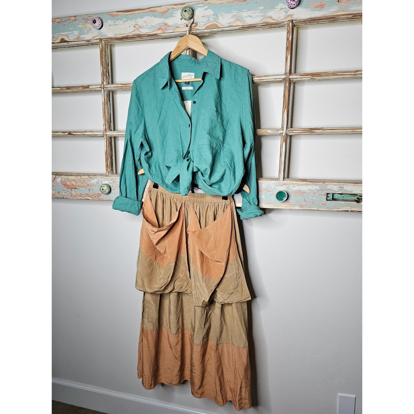 NWT Linen Relaxed Fit Teal Button Up Ladies collared shirt Size Medium