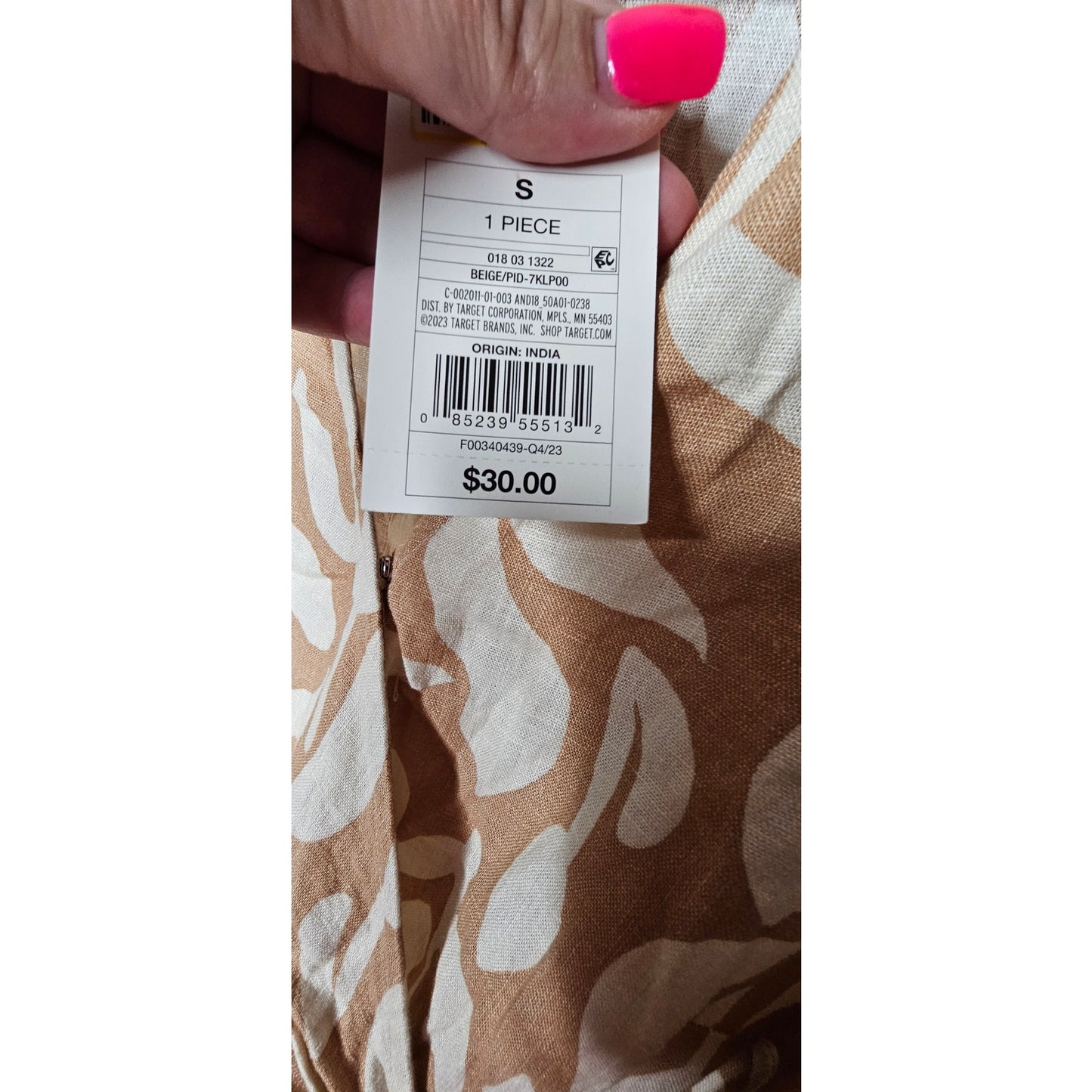 NWT Linen Blend Taupe Leaf Design Ladies short romper Size Small