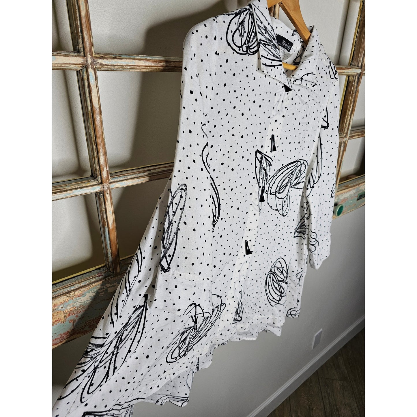 Vintage Button Up Artsy Black & White Top 1/2 Sleeves ladies size Large
