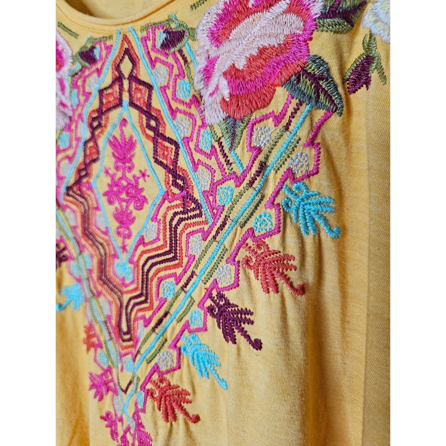 Johnny Was Los Angeles Cecilia Embroidered Ladies Tee Shirt Size XS