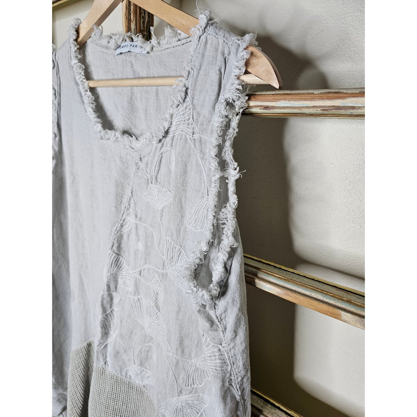 Tempo Paris Linen High Low Embroidered Frayed Edge Tank Top Size Large