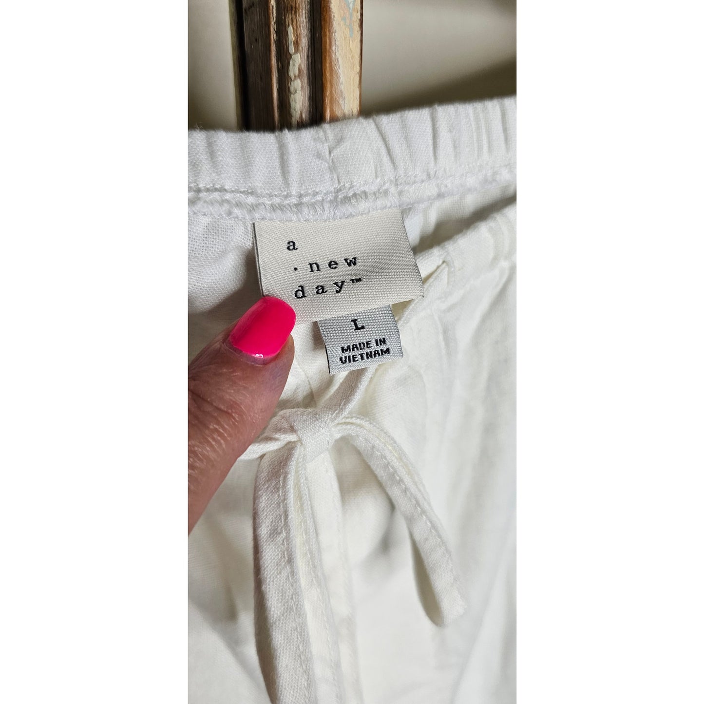 NWT Linen White Pants Wide Leg With Pockets Ladies size Large