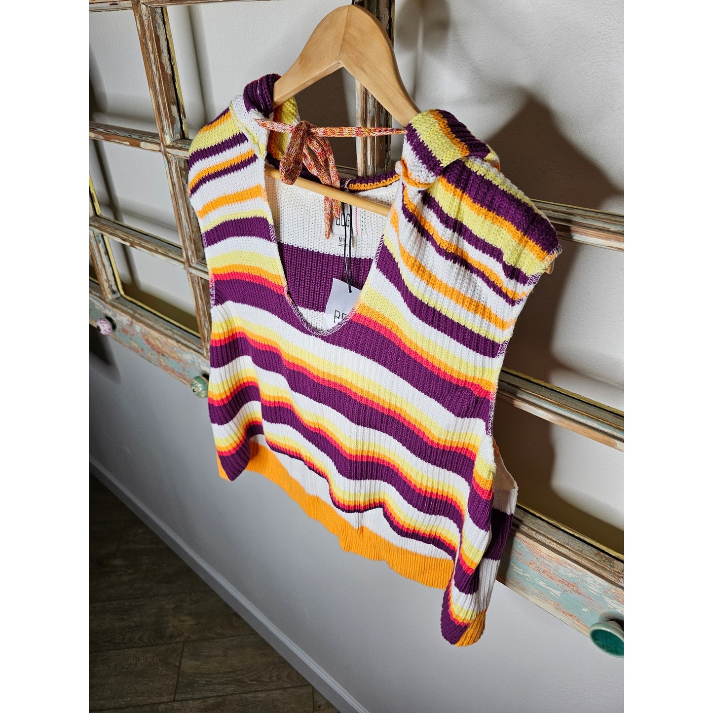 NWT Urban Outfitters Reid Hooded Sleeveless Sweater Vest Ladies size Large