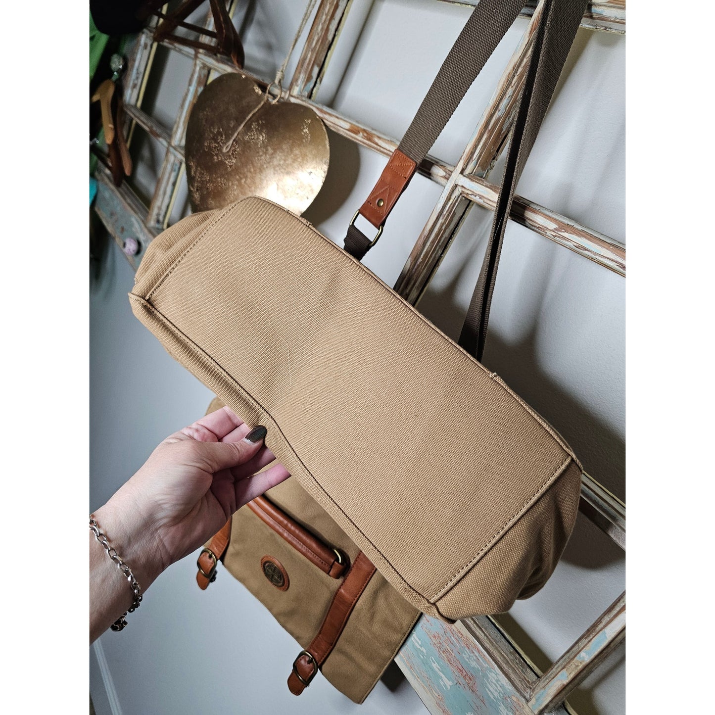 The Danbury Mint Tan Canvas Shoulder Messenger Laptop Bag