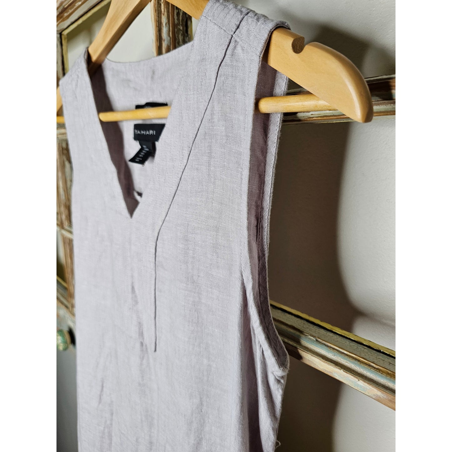 Tahari 100% Linen Sleeveless V-Neck Dress Tie Waist Midi Side Slits Size Small