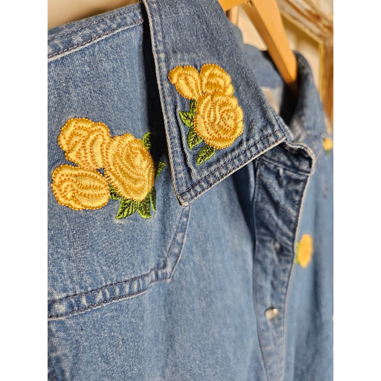 Vintage Bill Blass Denim Button Up Shirt W/ Embroidered Size Medium