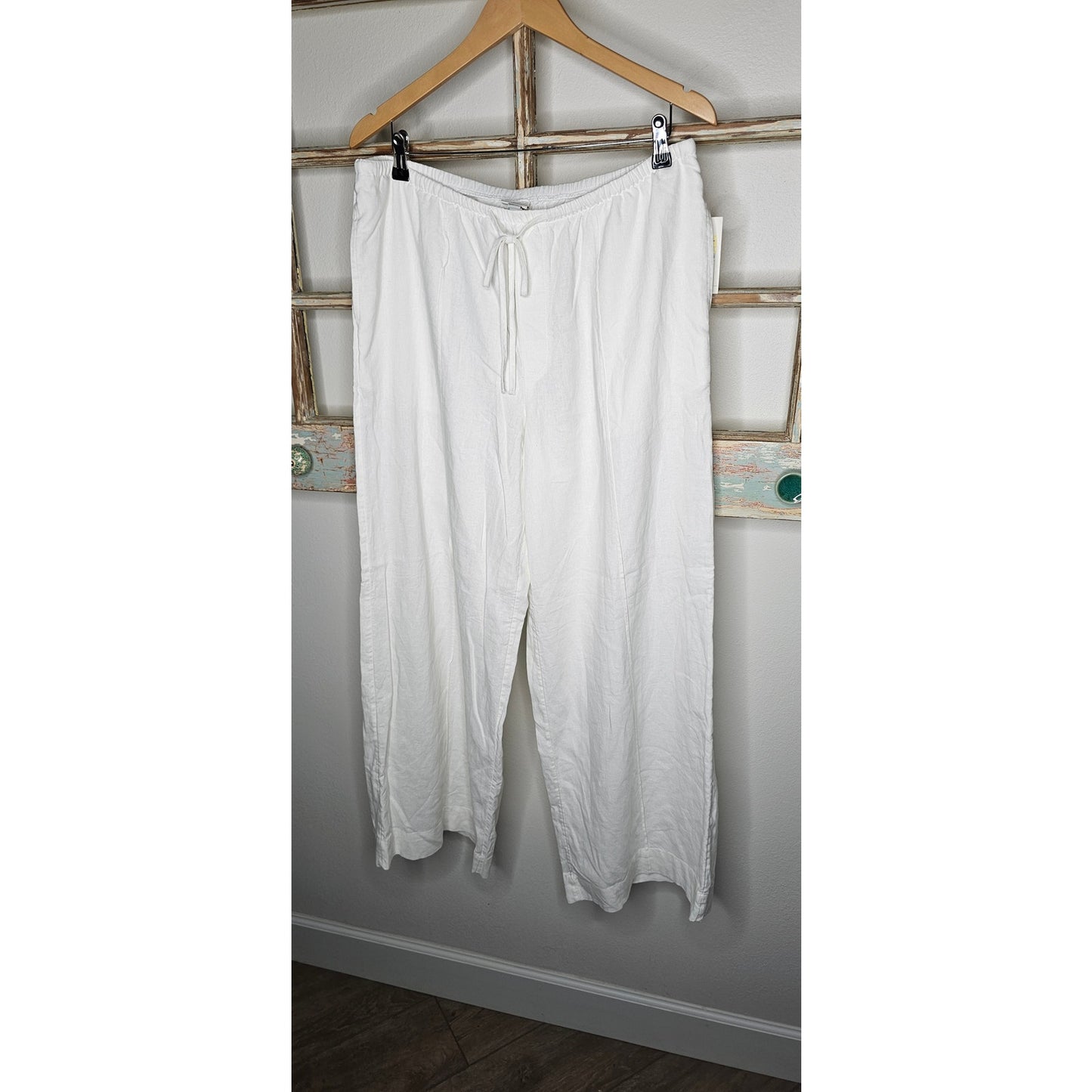 NWT Linen White Pants Wide Leg With Pockets Ladies size Large