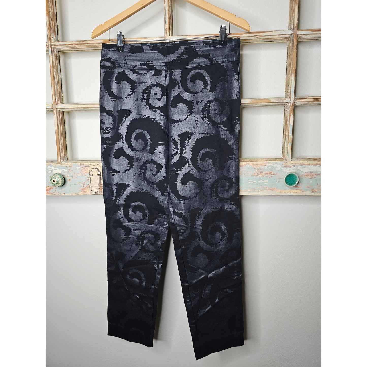Krazy Larry Pull-on Ankle Pants Black Swirls Ladies size 10