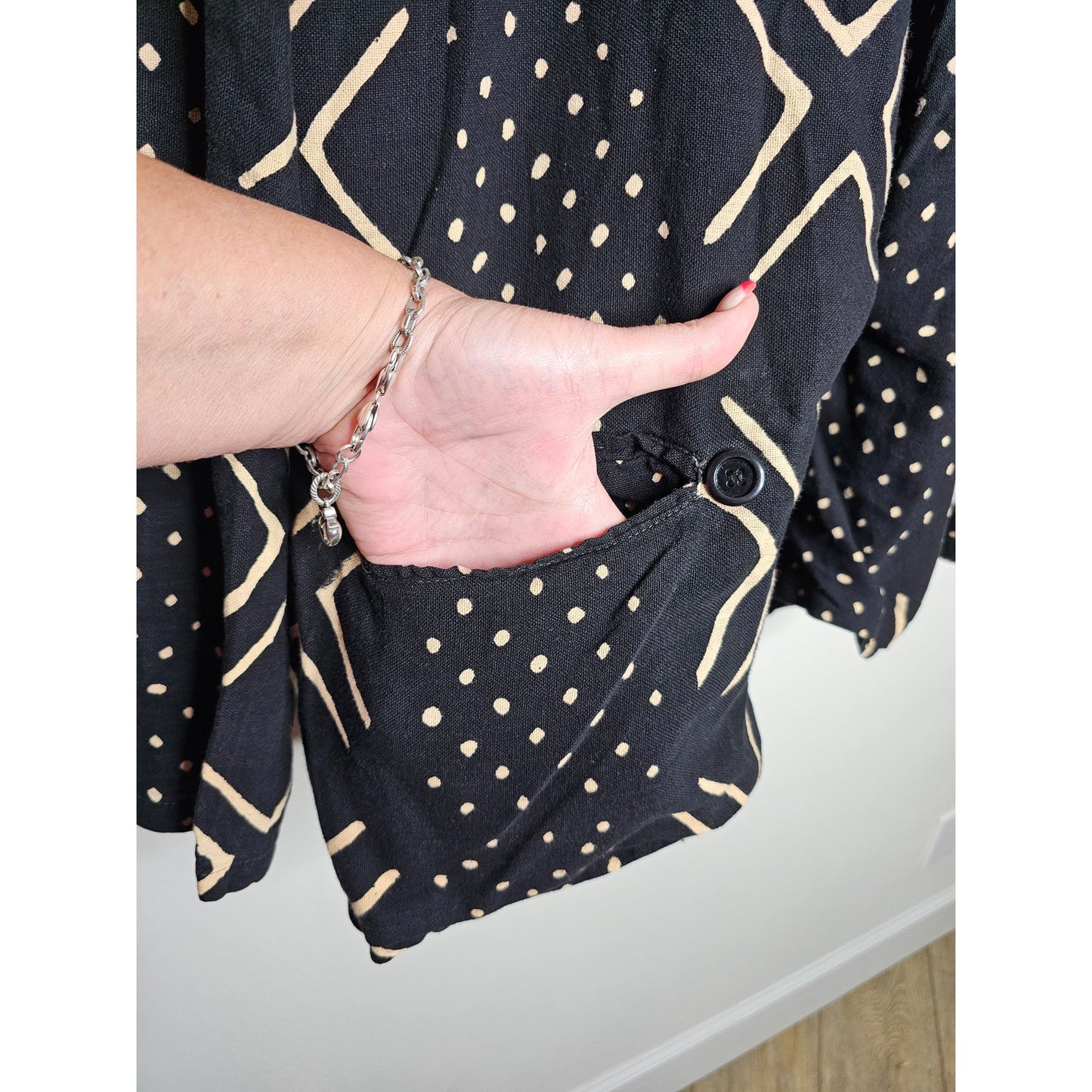 Boho Black/ Tan Open lightweight Geometric Pattern Blazer Size Large