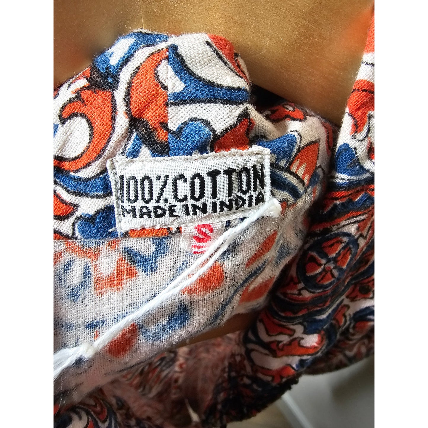 Beachy Pullover Top 100% Cotton V-neckline with buttons ladies size Small