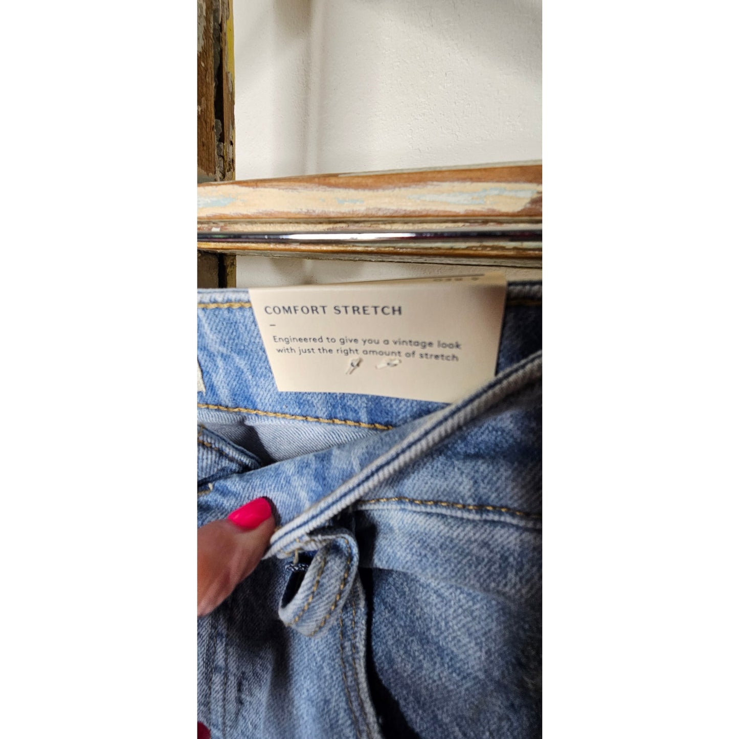 NWT High Rise Wide Leg Light Wash Jeans Ladies size 6R