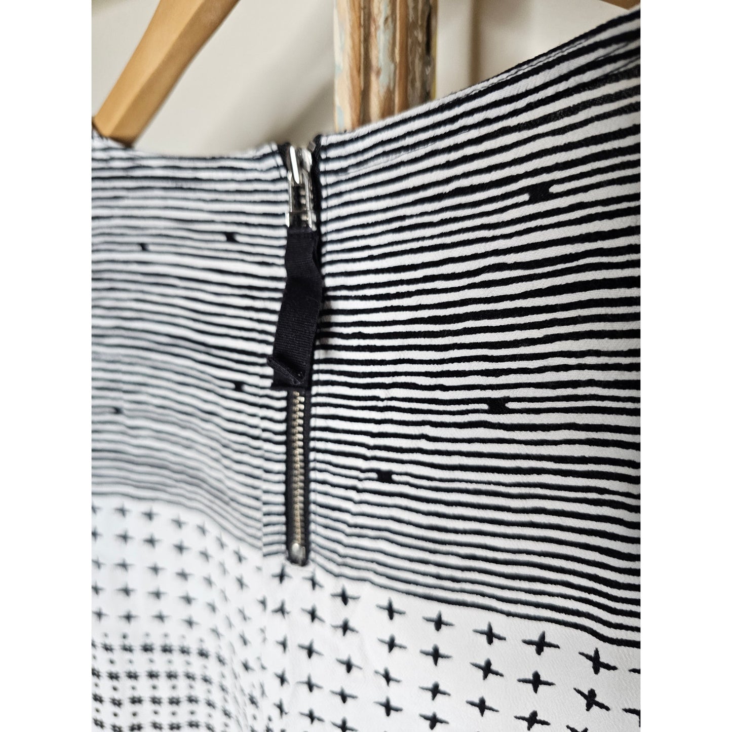 Madewell Black/White Refined Tank Top Hashtag Stripe Ladies size Medium