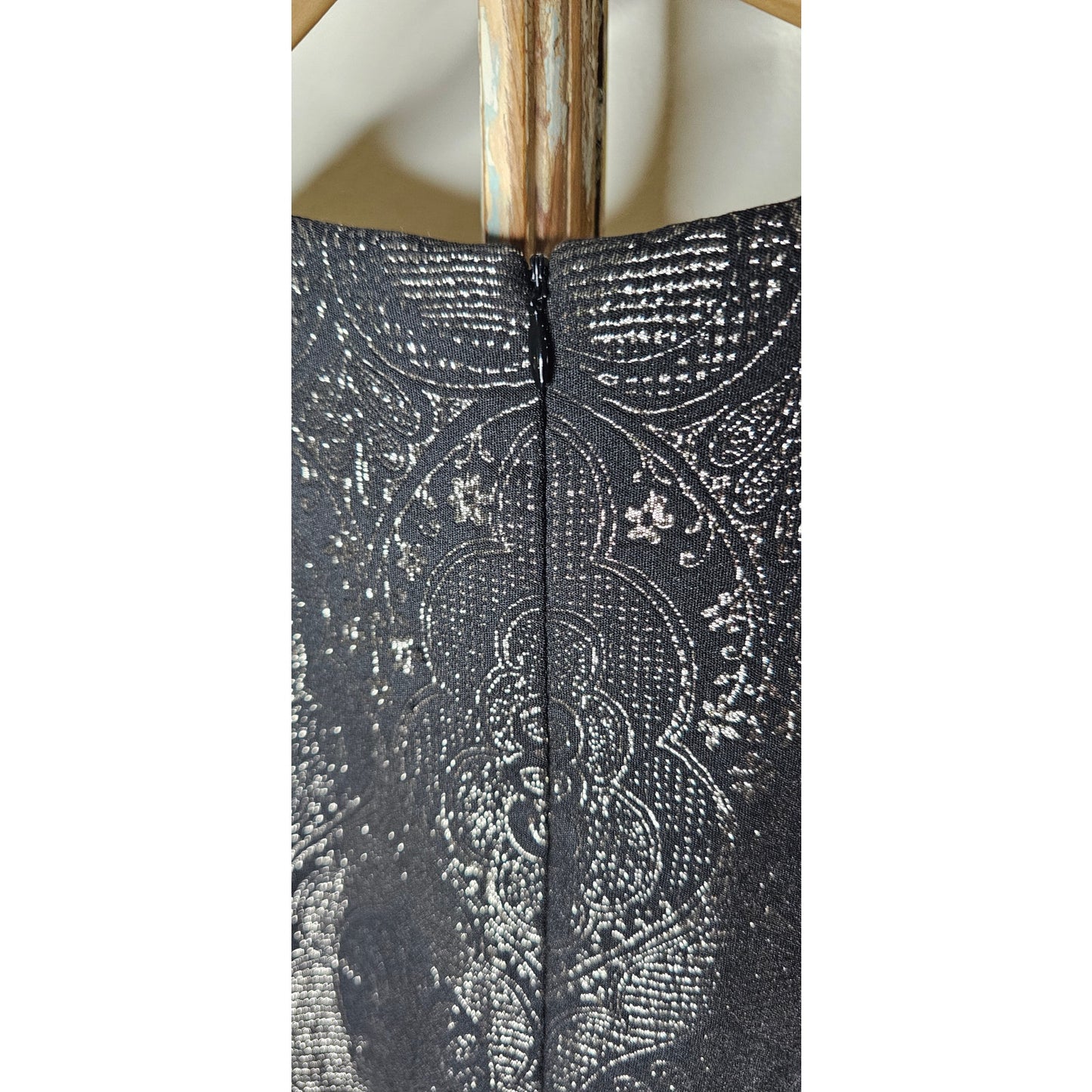 J. Mclaughlin black/pewter metallic floral sleeveless knee length Dress ladies size 6
