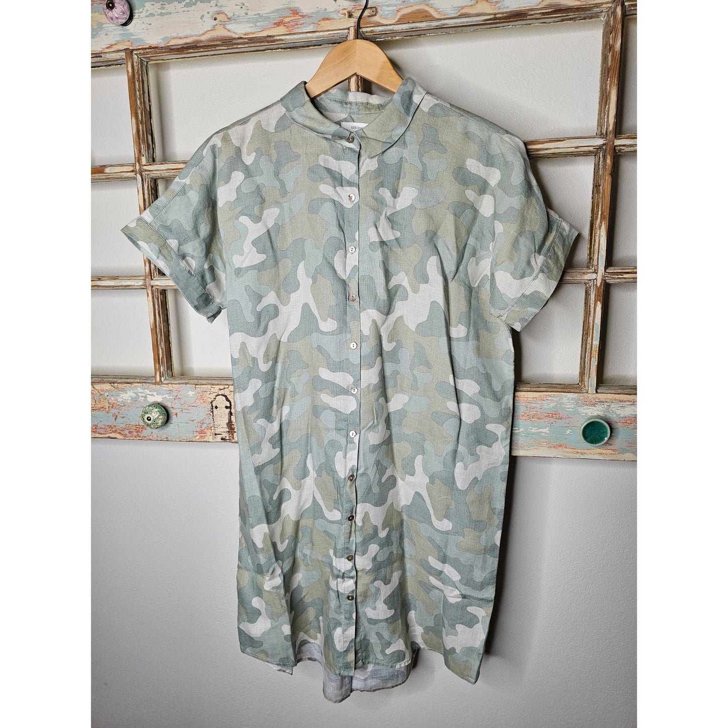 Linen Camouflage Button Up Dress By C&C California Ladies size Large