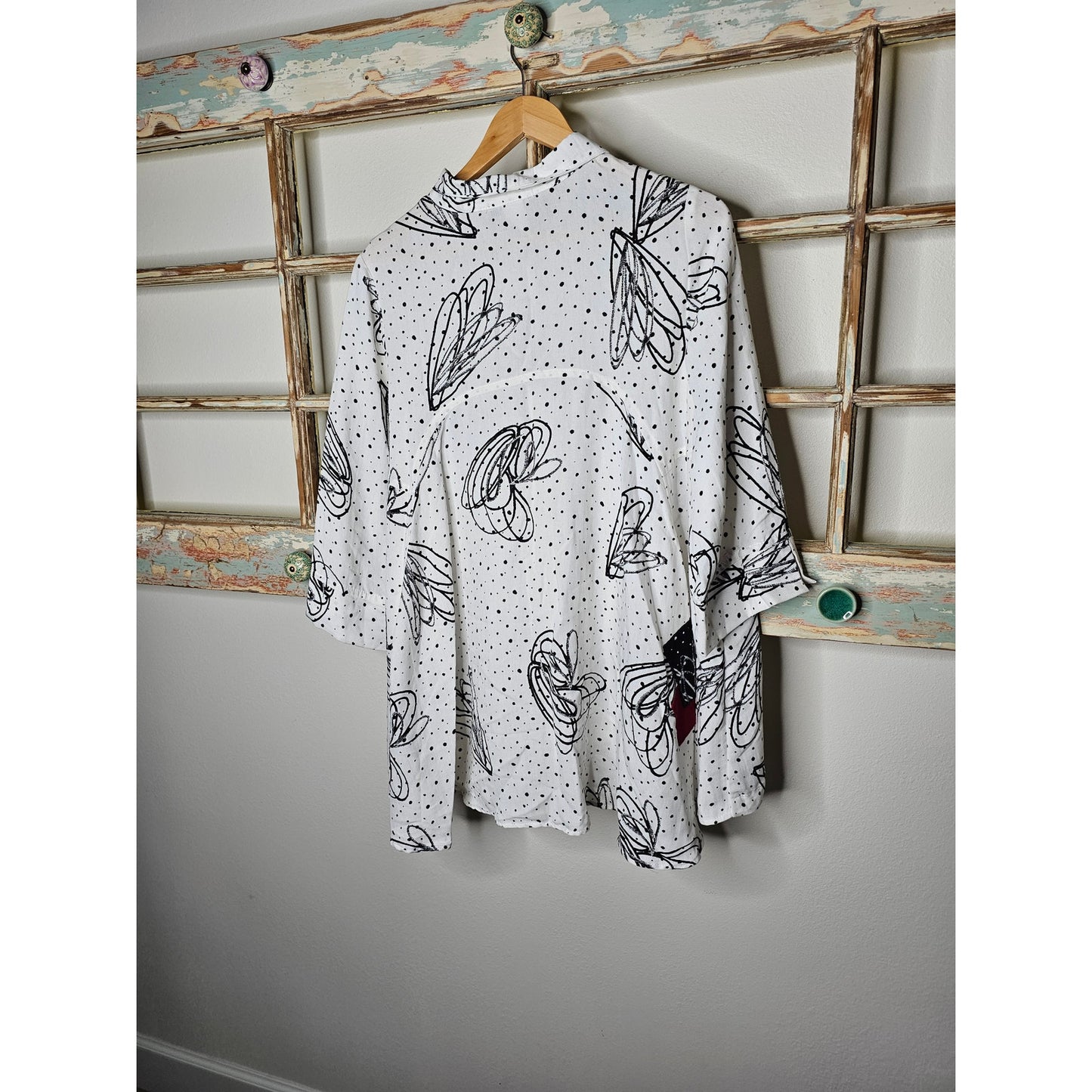 Vintage Button Up Artsy Black & White Top 1/2 Sleeves ladies size Large